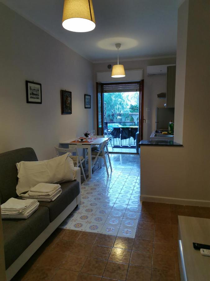 Sorrento'S Holidays Room 1 Exteriör bild